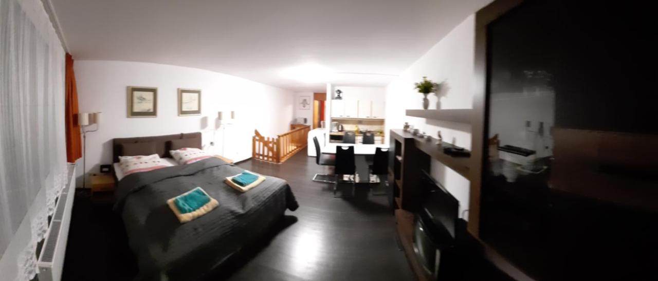 Ferienwohnung Falkennest Санкт-Енгльмар Екстер'єр фото